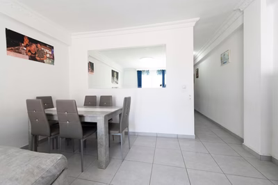 Licht appartement met garage in Ciudad Jardín