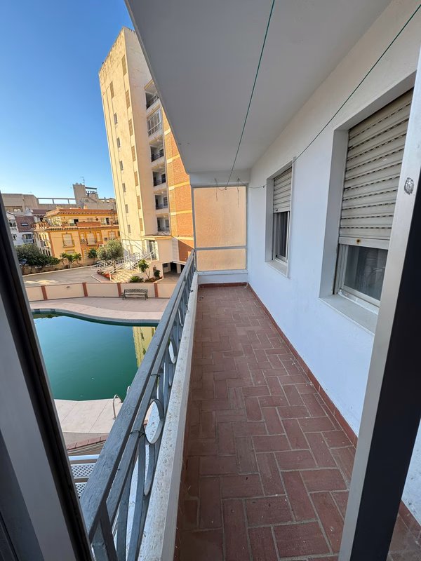Appartement aan de eerste strandlijn — Torre del Mar